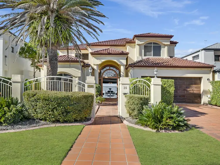 35 King Arthurs Court, Paradise Point QLD 4216
