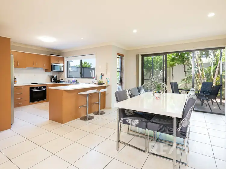 2/2 North Shore Avenue, Varsity Lakes QLD 4227
