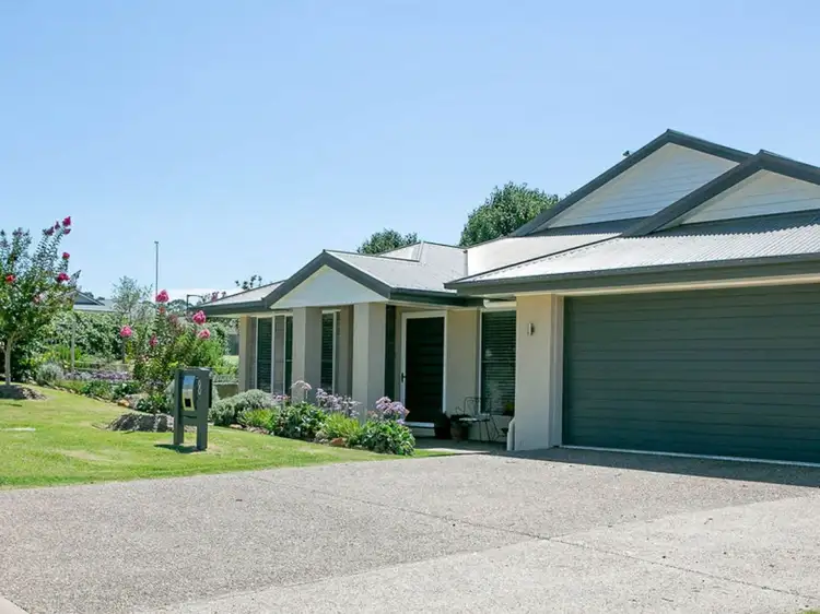 8 Stonewood Cres, Warwick QLD 4370
