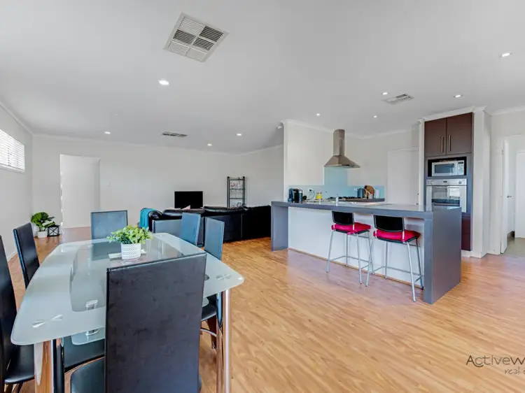 4 Curtin Grove, Mount Tarcoola WA 6530