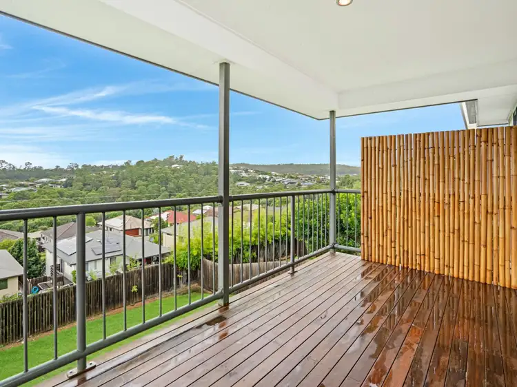 16 Barrington Street, Pacific Pines QLD 4211