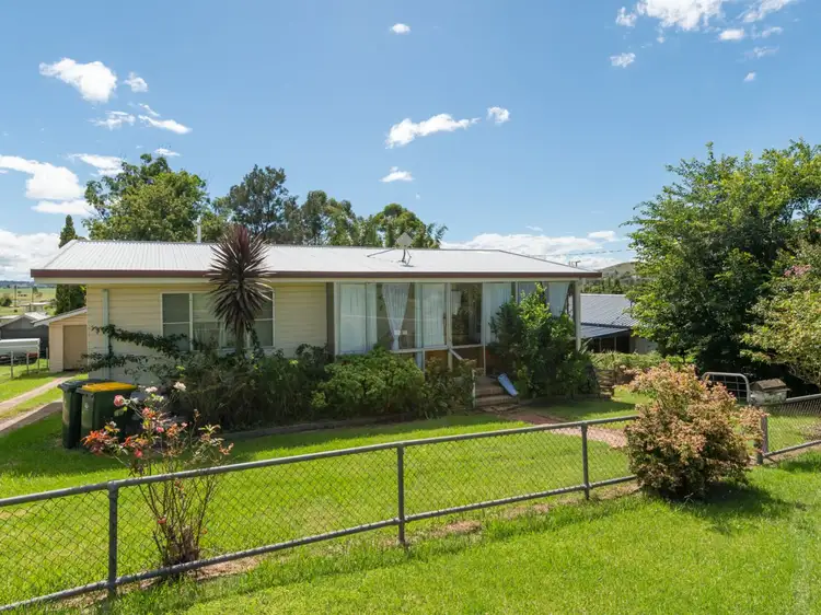 6 Pine Street, Killarney QLD 4373