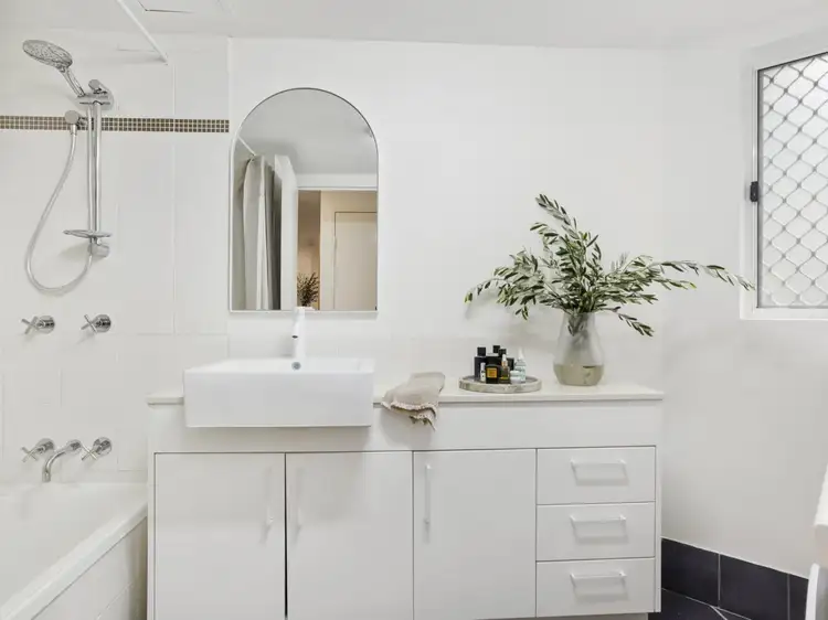 Fifth view of Homely unit listing, 306/7 West Burleigh Road, Burleigh Heads QLD 4220