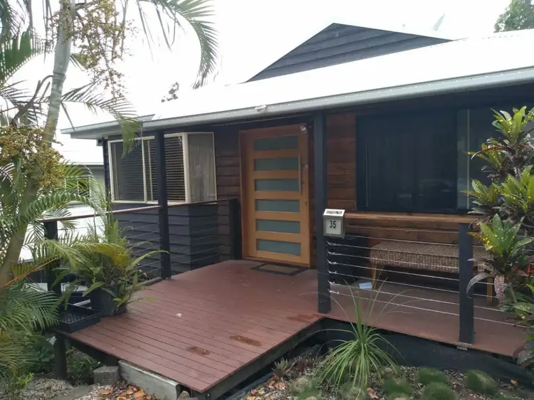 35 Paddington Drive, Carrara QLD 4211