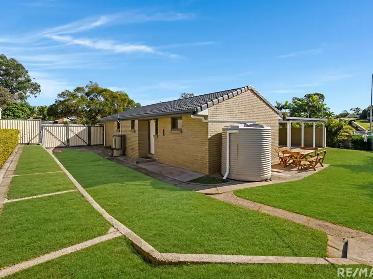 Second view of Homely house listing, 2 Sue Court, Highland Park QLD 4211