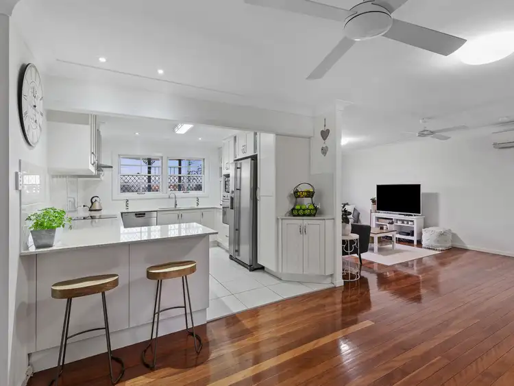Main view of Homely house listing, 4 Valentia Street, Mansfield QLD 4122