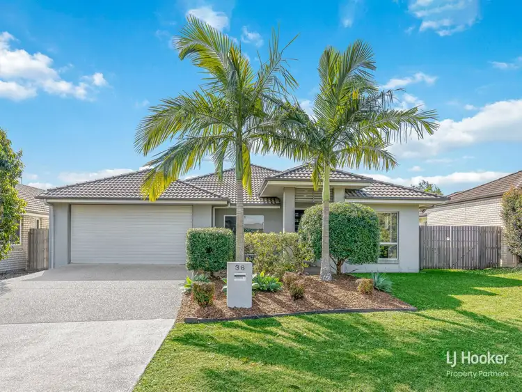 38 Langham Crescent, North Lakes QLD 4509