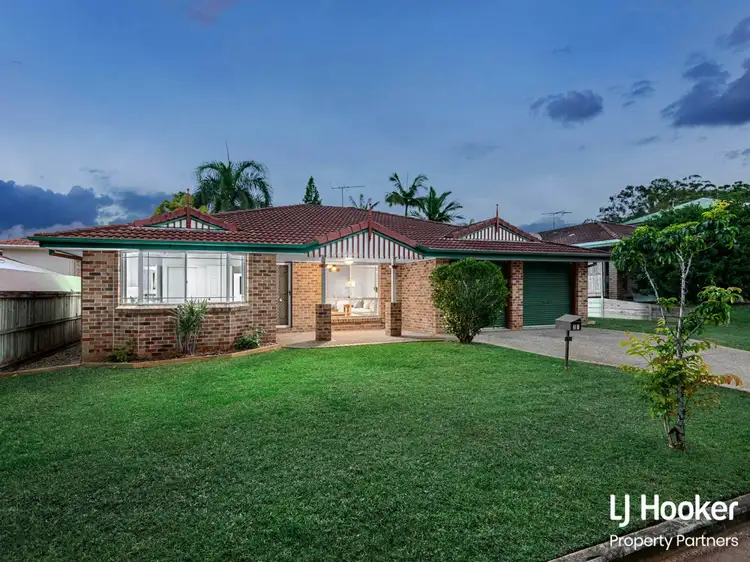 27 Linfield Street, Mansfield QLD 4122