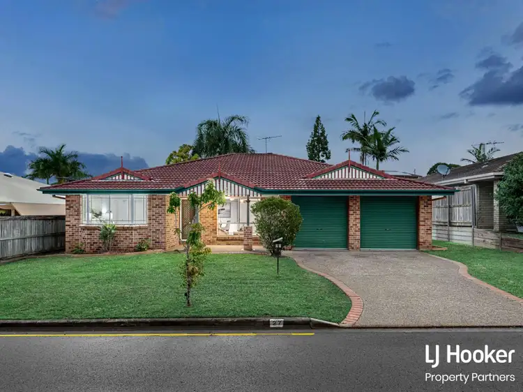 Second view of Homely house listing, 27 Linfield Street, Mansfield QLD 4122
