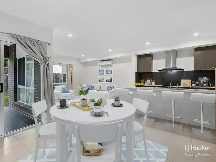 Second view of Homely house listing, 39 Cockatoo Place, Rochedale QLD 4123