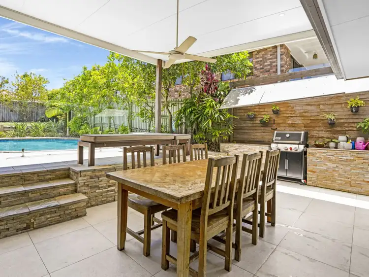 6 Crinkle Court, Southport QLD 4215
