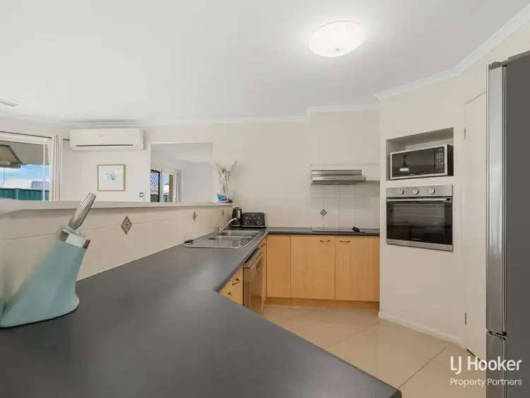 Third view of Homely house listing, 7 Distin Court, Hillcrest QLD 4118