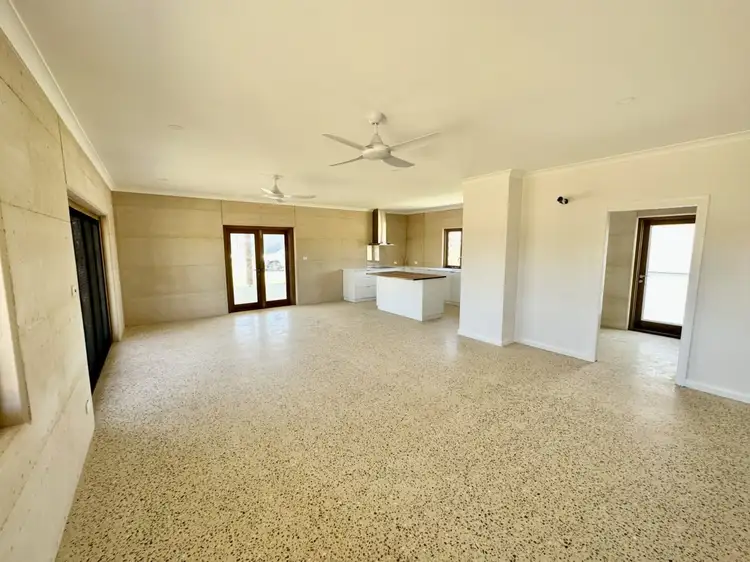 8 Polo Road, Deepdale WA 6532