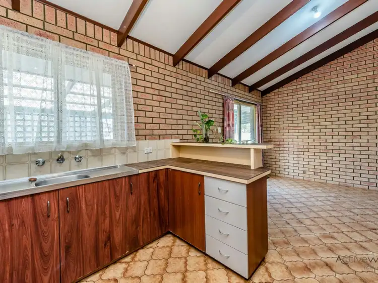 Fifth view of Homely house listing, 2 Pinyali Way, Waggrakine WA 6530