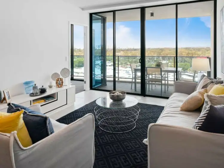 5808/5 Harbour Side Court, Biggera Waters QLD 4216