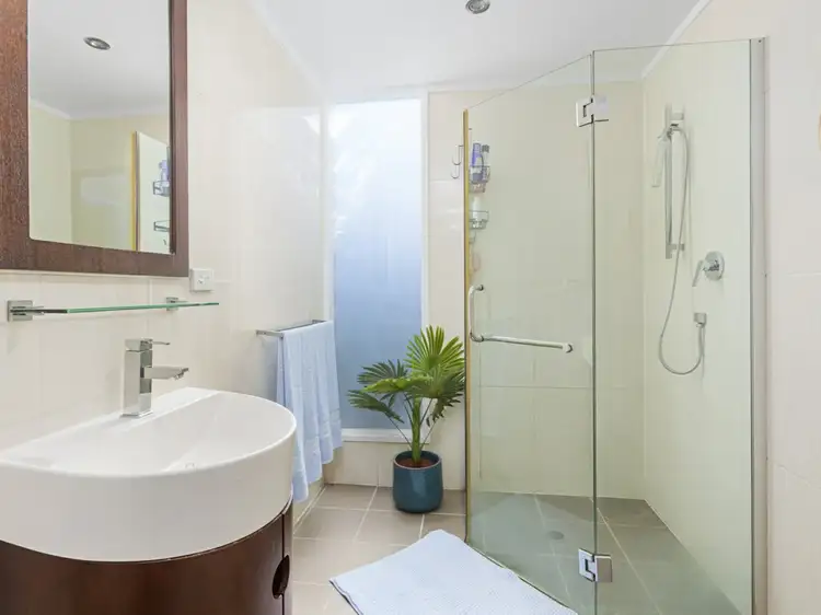 Sixth view of Homely house listing, 33 Plateau Crescent, Carrara QLD 4211