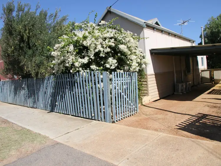 82 Francis Street, Beachlands WA 6530