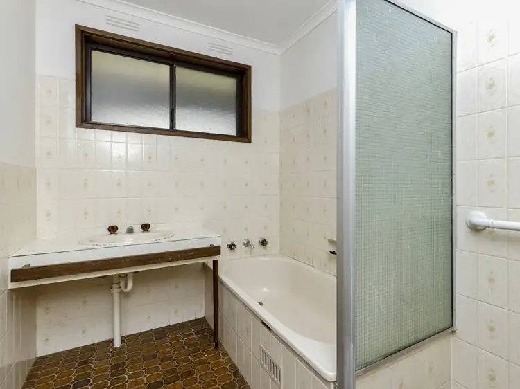 Fifth view of Homely house listing, 32 Gregory Crescent, Lake Albert NSW 2650