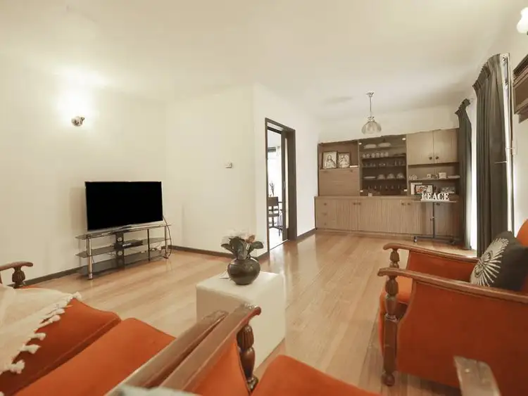Fourth view of Homely house listing, 1 Lyndford Ct, St Albans VIC 3021