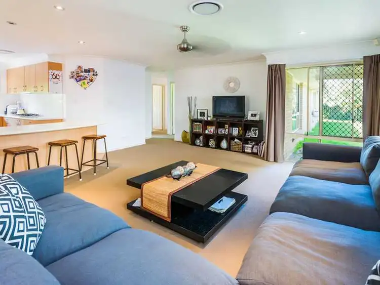 8 Daryl Dr, Varsity Lakes QLD 4227