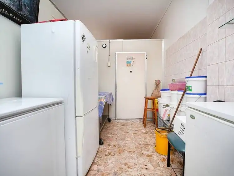Fifth view of Homely apartment listing, 8 East Esplanade, St Albans VIC 3021