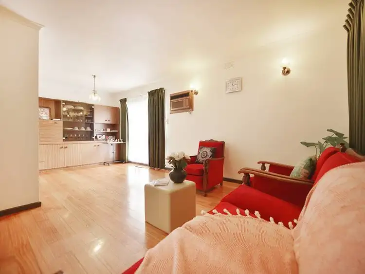 Seventh view of Homely house listing, 1 Lyndford Ct, St Albans VIC 3021