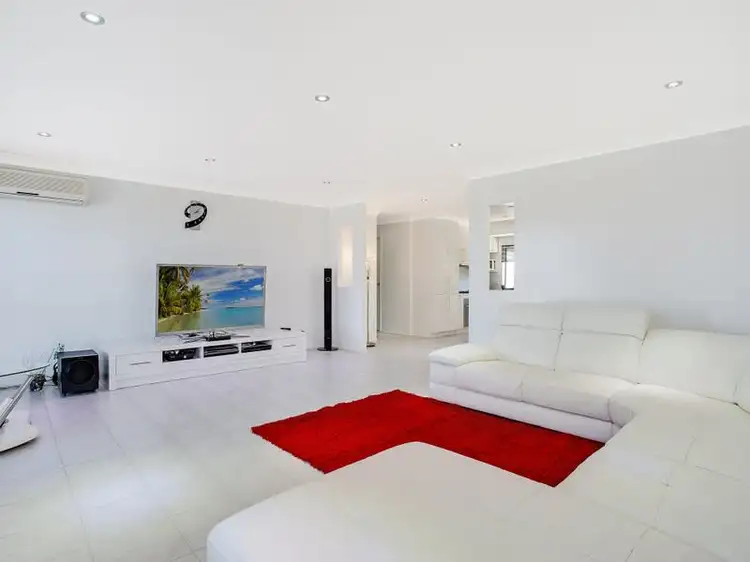 2 Sharne Court, Carrara QLD 4211