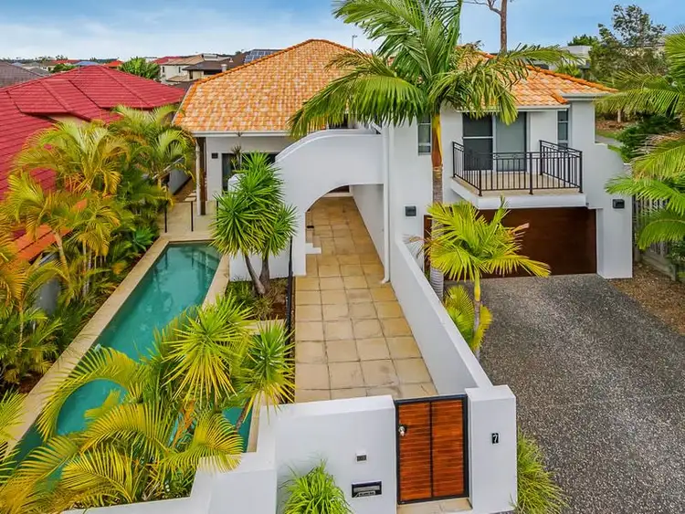 7 Azzurra Drive, Varsity Lakes QLD 4227