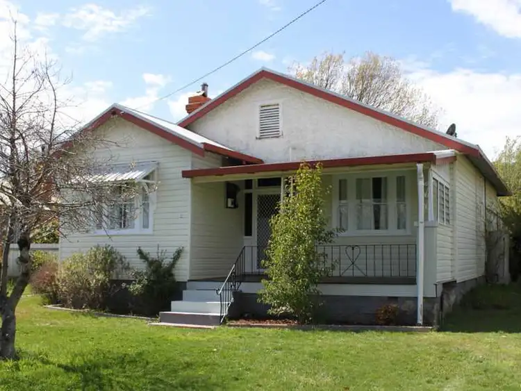 80 Winton Street, Tumbarumba NSW 2653