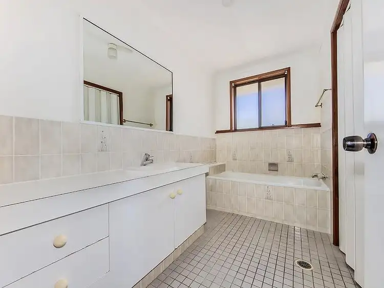 Fourth view of Homely unit listing, 8/13 Christina Court, Mermaid Waters QLD 4218
