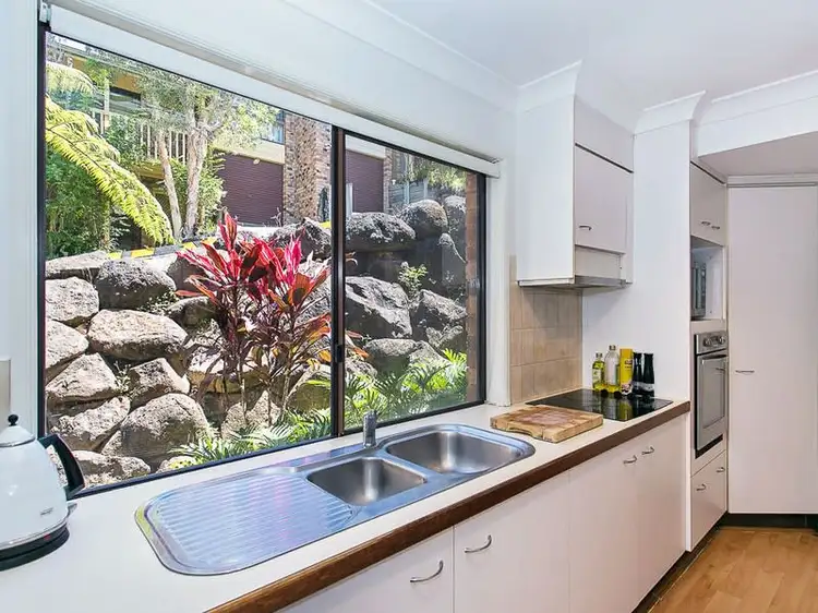 Fifth view of Homely townhouse listing, 6/8-12 Sherwood Close, Mudgeeraba QLD 4213