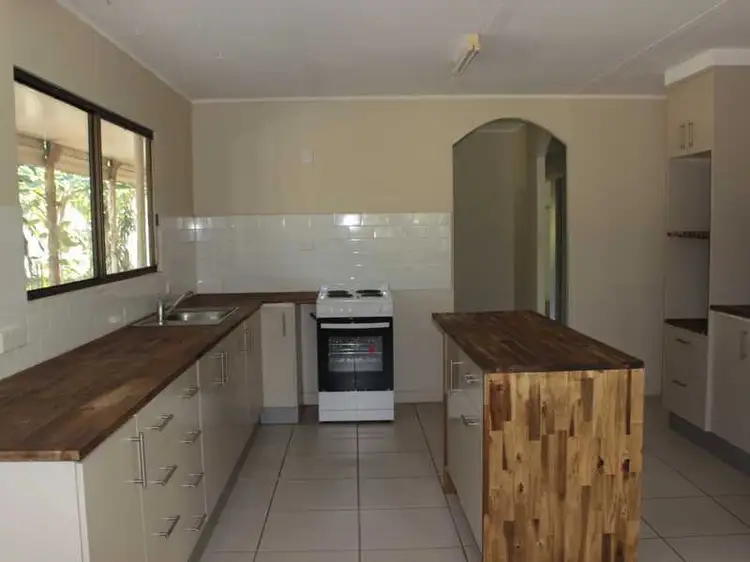 25 Martin Street, Bororen QLD 4678