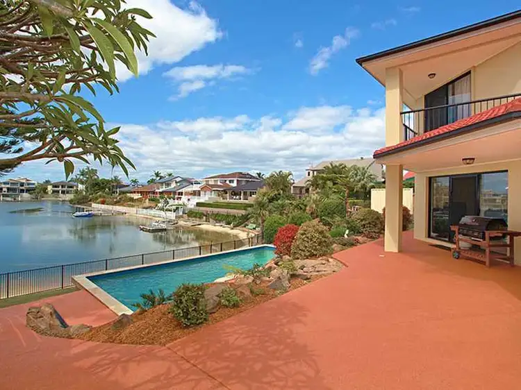 5 Aberdeen Ave, Benowa QLD 4217