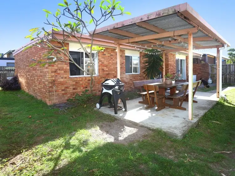 Fourth view of Homely semi-detached listing, 2/50 Albion Avenue, Miami QLD 4220