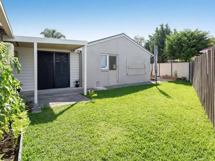 Seventh view of Homely house listing, 3 Penola Close, St Albans VIC 3021