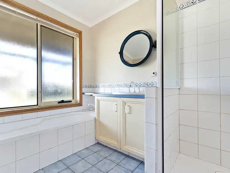 Fifth view of Homely house listing, 37 Kiaman Close, Bushfield VIC 3281