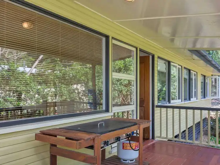 73 MOORDALE STREET, Chapel Hill QLD 4069