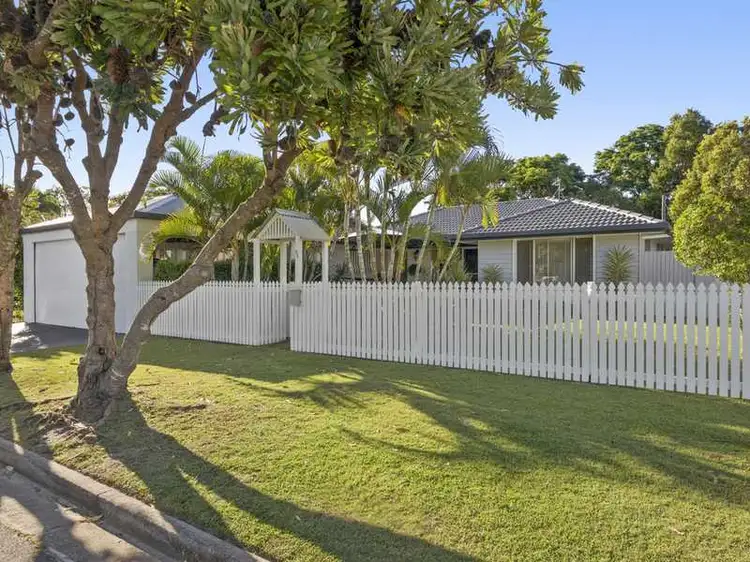 23 Kurrajong Court, Palm Beach QLD 4221