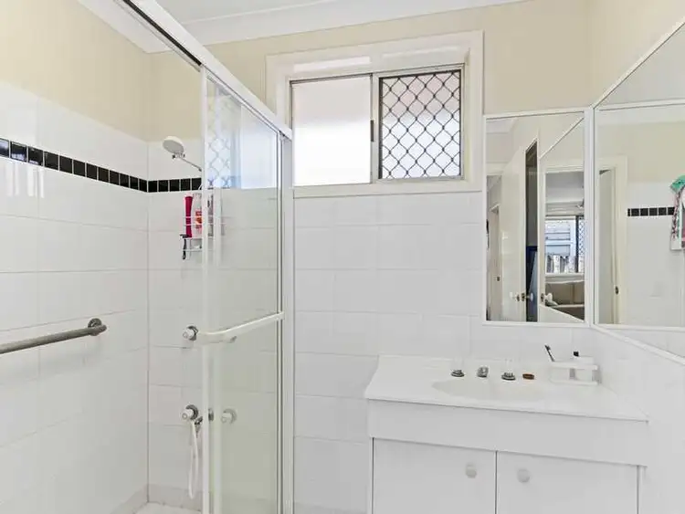 Seventh view of Homely semi-detached listing, 2/23 Twenty Fifth Avenue, Palm Beach QLD 4221