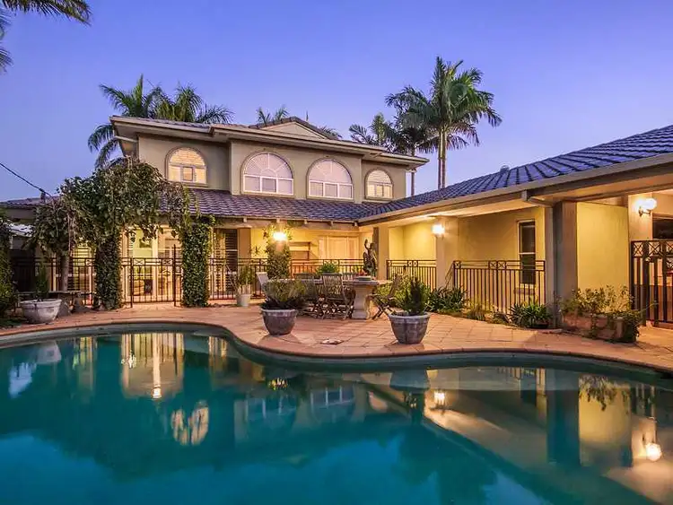 337 Monaco Street, Broadbeach Waters QLD 4218