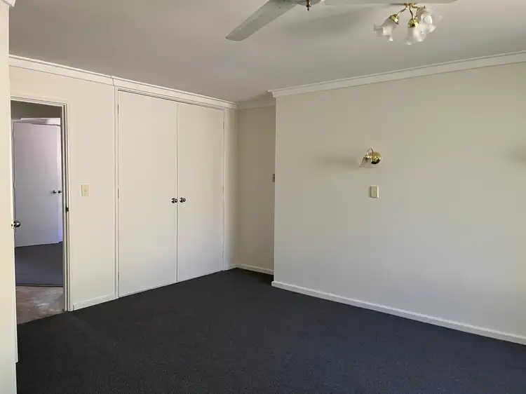 8 Dollis Way