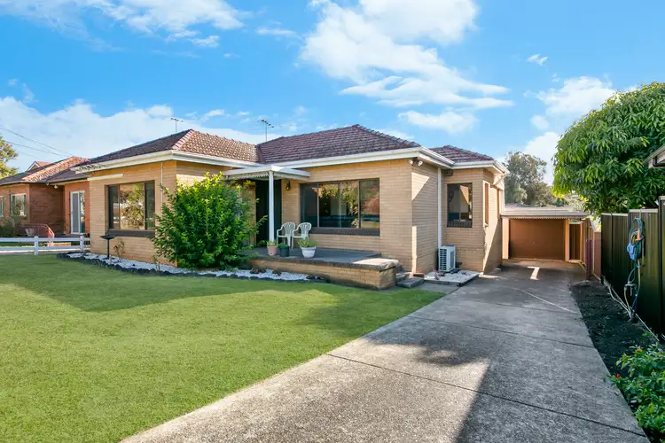 1 Fisher Crescent, Pendle Hill NSW 2145