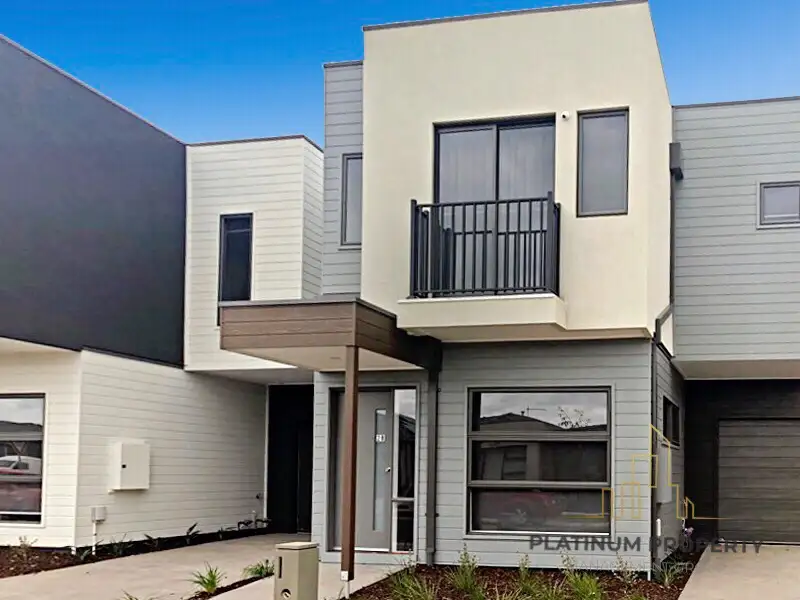 Main view of Homely townhouse listing, 28 Grandvista Crescent, Cranbourne West VIC 3977