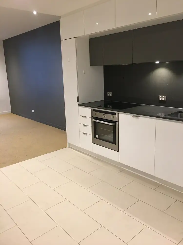 2114/551-555 Swanston Street, Carlton VIC 3053