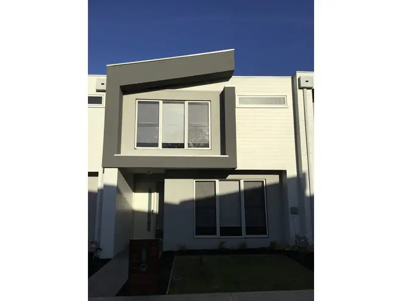 Main view of Homely townhouse listing, 12 Pebblebeach Path, Cranbourne West VIC 3977