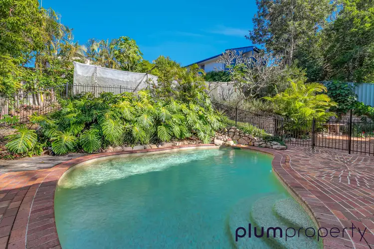18 Praeger Street, Chapel Hill QLD 4069