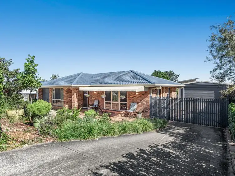 12 Irvine Place, Wynnum West QLD 4178
