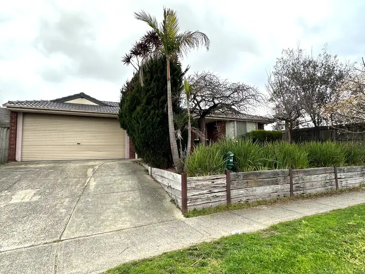 48 Hoysted Avenue, Cranbourne North VIC 3977