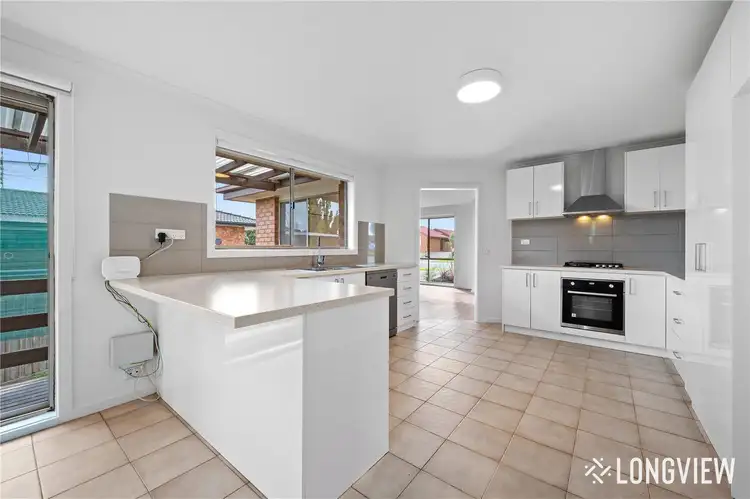 15 Centenary Drive, Mill Park VIC 3082