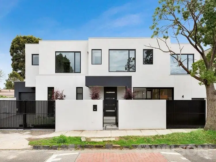 2A Loch Avenue, St Kilda East VIC 3183